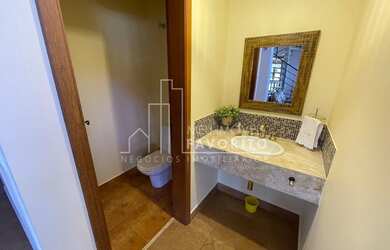 Imagem 4: Vende-se Casa de Alto Padrão com 4 suítes, 502 m por R 1.950.000 - R. dos Lagos