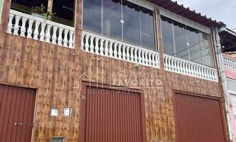 Imagem: Casa assobradada a venda, aos pés da serra