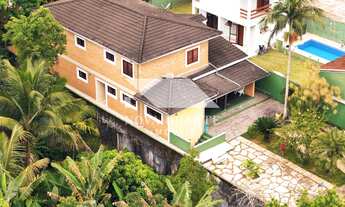 Imagem 3: Vende-se Sobrado com 7 Dormitórios e Piscina a 300m da Praia do Capricórnio - Caraguatatub