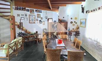 Imagem 7: Vende-se Casa com Piscina e Edícula em 2 Terrenos, Próxima à Praia do Capricórnio