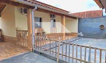 Imagem 2: Casa à venda na Martim de Sá em Caraguatatuba com 3 dormitórios e quintal