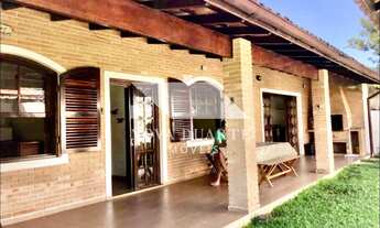 Imagem 3: Casa Térrea à Venda com Piscina a 200 Metros da Praia no Delfim Verde, Caraguatatuba