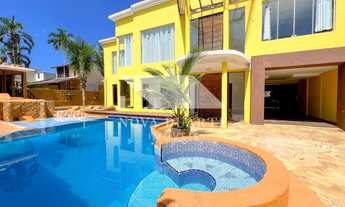 Imagem: Sobrado à Venda com 5 Suítes no Condomínio