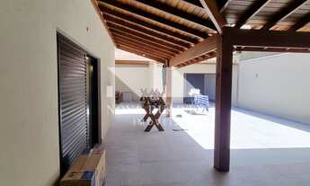 Imagem 6: Casa Térrea Recém-Construída à Venda - 300m da Praia do Capricórnio em Caraguatatuba