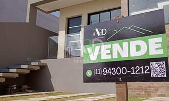 Imagem 2: Sobrado Alto Padrão Villa Verde, 3 suítes, com área de lazer e área Gourmet