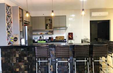 Imagem 6: Casa no Condomínio Pequizeiro no Lago do Manso com 2 residências e piscina por R 2.600.00