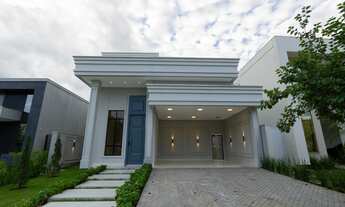 Imagem: Casa neoclássica no Belvedere II com 3