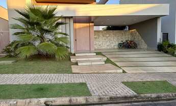 Imagem: Casa de Alto Padrão no Condomínio Florais