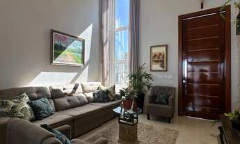 Imagem 5: Casa Térrea de Esquina no Belvedere I com 3 Suítes, Piscina e Acabamento de Alto Padrão