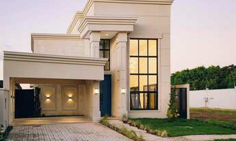 Imagem 4: Casa térrea estilo neoclássico com piscina e 3 suítes no Condomínio Florais do Parque