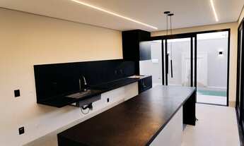 Imagem 7: Casa térrea estilo neoclássico com piscina e 3 suítes no Condomínio Florais do Parque