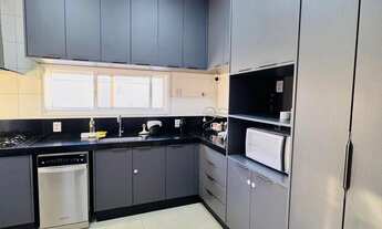 Imagem 2: Casa moderna à venda no Belvedere II com 3 suítes, energia solar e ambientes planejados