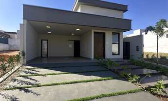 Imagem: Casa térrea no Belvedere II com 3 suítes