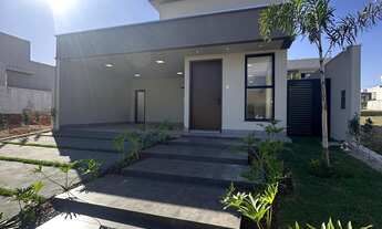 Imagem 2: Casa térrea no Belvedere II com 3 suítes, piscina com hidro e área gourmet por R 1.750.00