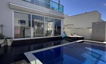 Imagem 5: Sobrado no Condomínio Belvedere com 4 suítes, espaço gourmet e piscina por R 2.300.000