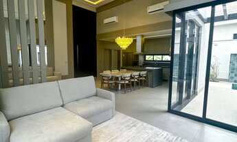 Imagem 3: Casa Exclusiva e Decorada no Condomínio Florais do Valle com 3 Suítes