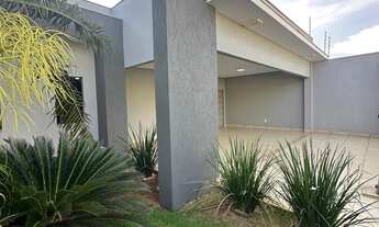 Imagem: Casa com piscina aquecida e gourmet no bairro