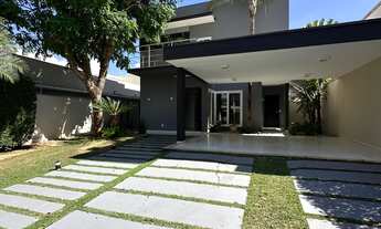 Imagem 2: Sobrado alto padrão no Condomínio Belvedere com 3 suítes e piscina