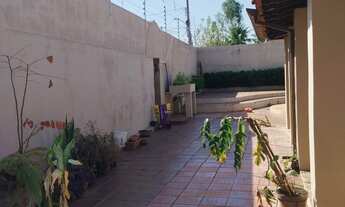 Imagem 4: Casa ampla com piscina e 4 quartos no bairro Boa Esperança