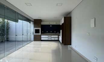 Imagem 7: Casa de esquina no Condomínio Reserva Rio Cuiabá com 3 quartos e área gourmet