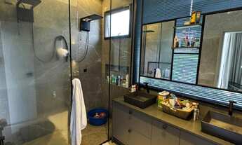 Imagem 2: Casa Térrea Porteira Fechada no Florais do Valle com 3 suítes e piscina