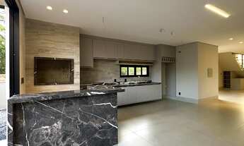 Imagem 4: Sobrado de luxo no Belvedere II com 4 suítes, piscina e automação