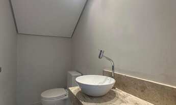 Imagem 2: Sobrado mobiliado para locação no Belvedere com 3 suítes e piscina