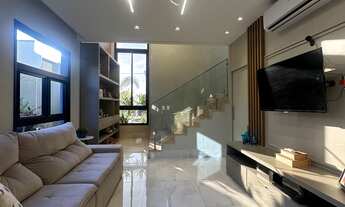 Imagem 3: Sobrado de Alto Padrão no Condomínio Belvedere II com 3 Suítes e Área Gourmet