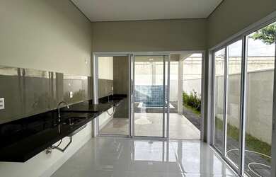 Imagem 2: Casa térrea no Condomínio Primor das Torres com 3 suítes, área gourmet, piscina e móveis p