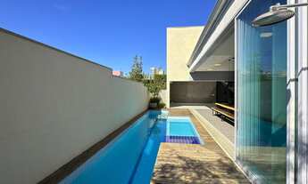 Imagem 6: Sobrado no Condomínio Belvedere I com 3 quartos, living alto e área gourmet por R 1.990.0