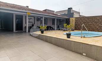 Imagem: Casa com Piscina e 03 quartos em IPANEMA