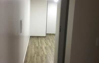 Imagem 7: SOBRADO TRIPLEX NO BAIRRO CANADÁ, COZINHA COM ARMÁRIOS , 4 QUARTOS