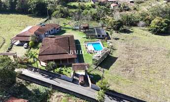 Imagem 3: Chácara em Extrema MG à Venda 5.069 m com Escritura Piscina