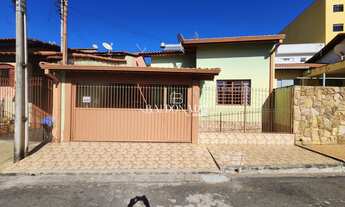 Imagem 2: Casa à venda em Extrema com 2 dormitórios garagem para 2 carros