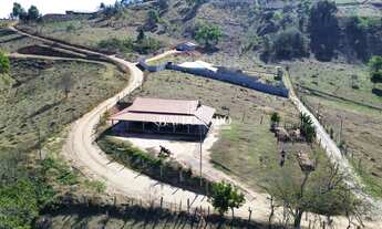 Imagem 2: CHACARA EM EXTREMA MG COM 2.000 M HA 11KM DO CENTRO 3 QUARTOS SUÍTE