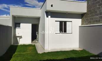 Imagem 5: Casa em Extrema à venda com 2 dormitórios sendo uma suíte com quintal nos fundos