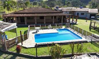 Imagem 2: Chácara em Extrema MG à Venda 5.069 m com Escritura Piscina