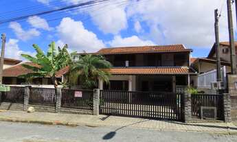 Imagem: SOBRADO COM 04 DORMITÓRIOS À VENDA NO