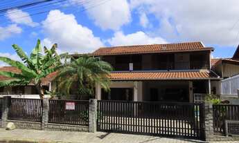 Imagem 2: SOBRADO COM 04 DORMITÓRIOS À VENDA NO CENTRO DE PENHA