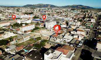 Imagem: Prédio comercial com amplo espaço no bairro