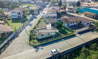 Imagem: Terreno de esquina no centro da cidade