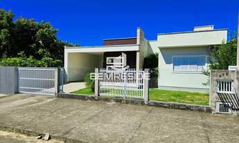Imagem 2: Casa com amplo terreno no centro da cidade