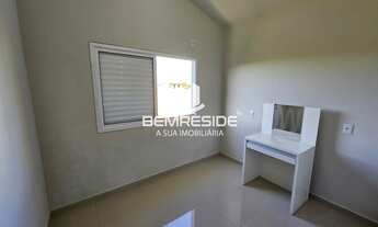 Imagem 7: Casa com laje inclinada e móveis planejados no bairro Retiro