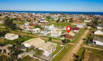 Imagem: Casa escriturada a poucos metros da praia