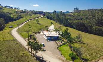 Imagem: Sítio escriturado com mais de 7 hectares