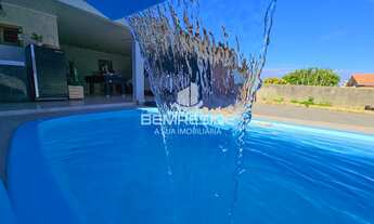 Imagem: Casa de alvenaria com piscina e edícula