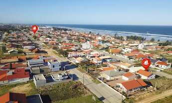Imagem: Casa com terreno escriturado à poucos metros
