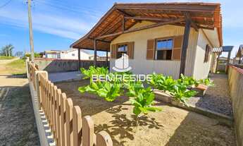 Imagem 2: Casa escriturada com quatro quartos na praia do Campo Bom