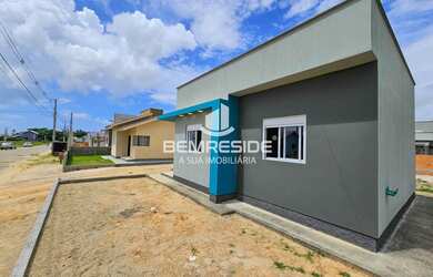 Imagem 2: Casa com suíte e cozinha planejada