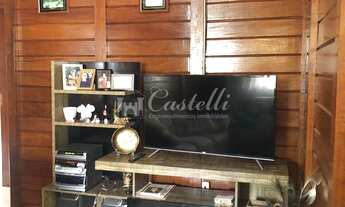 Imagem 4: Linda casa no estilo colonial, em madeira Angelim